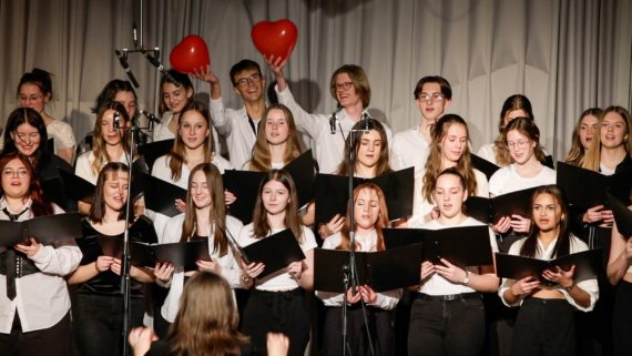 03 All you need is Love