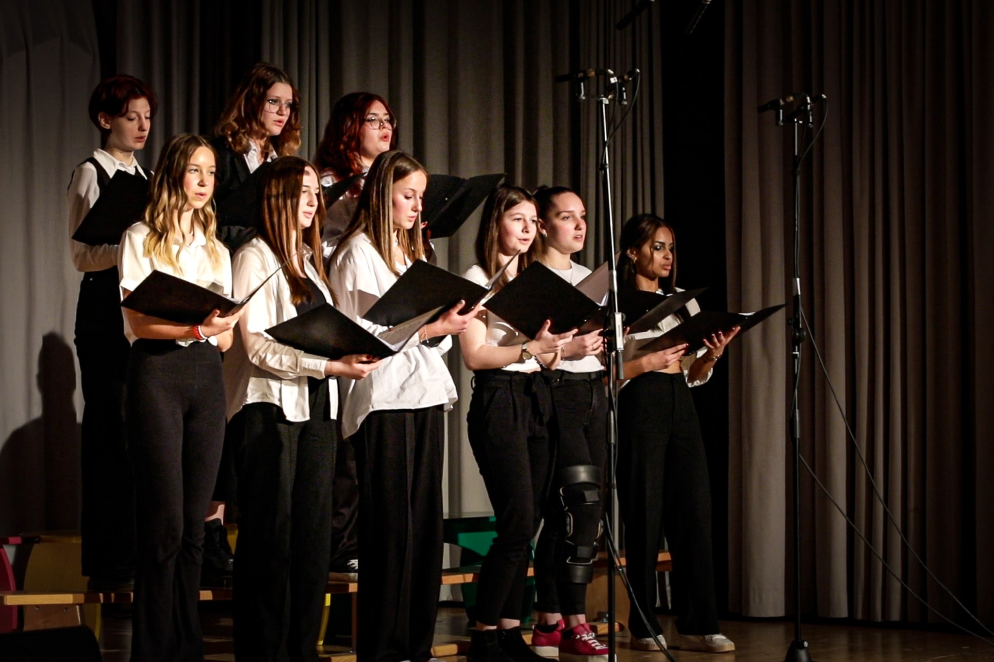 09 Stand Up Vokalensemble